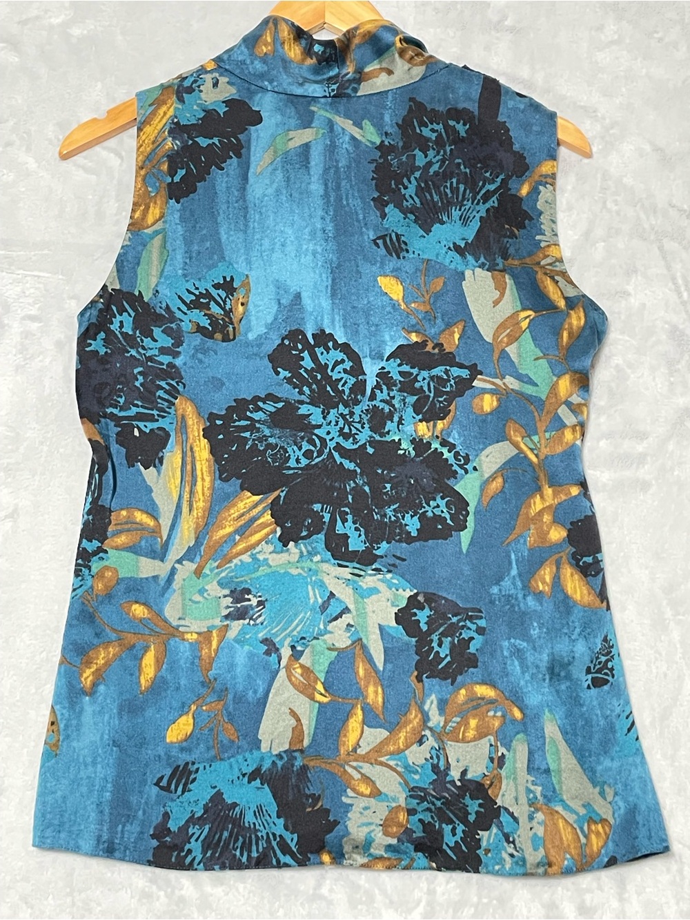 Elie Tahari Blue Abstract Floral Faux Tie Neck Shell Blouse Medium - Picture 6 of 8